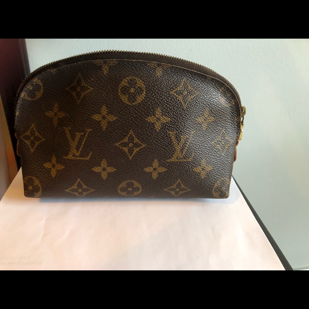Louis Vuitton cosmetic pouch mono